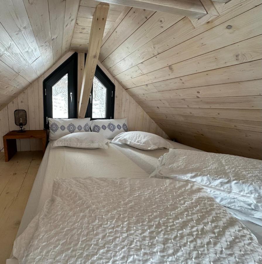 Bramble Tiny House Villa Zarnesti Exterior photo